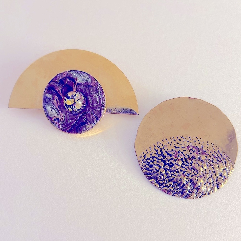 2 Modernist Brutalist Brooches: Goldtone geometric w art glass, resin; round